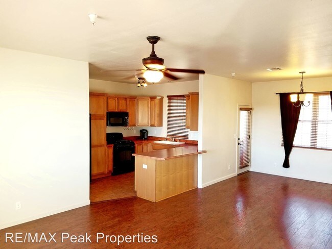 Foto del edificio - 2393 W Cripple Creek Dr