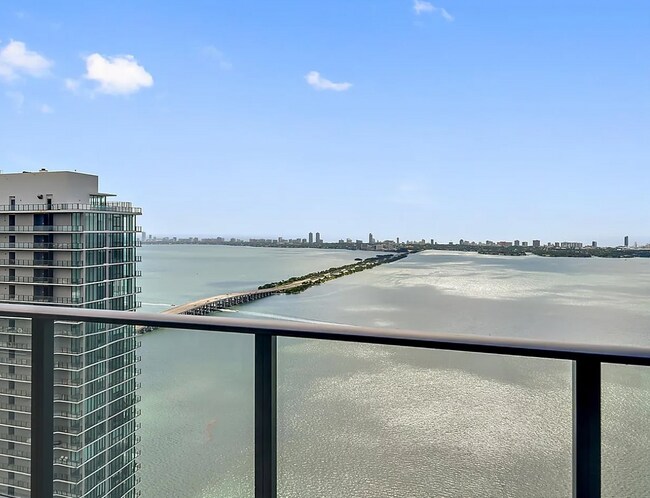 Foto del edificio - 480 NE 31st
