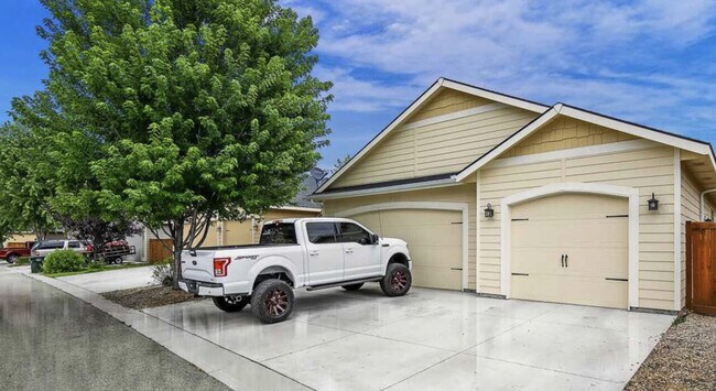 Building Photo - LeBlanc