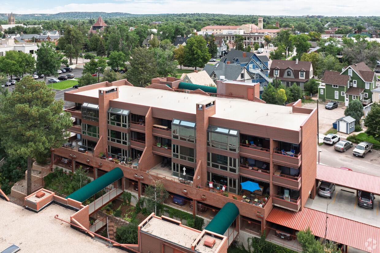 Building Photo - Park Place Condominiums