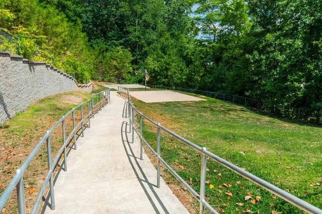 Pasarela peatonal - Heritage Gardens Apartments