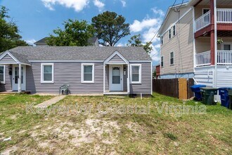 Building Photo - 9569 6th Bay St