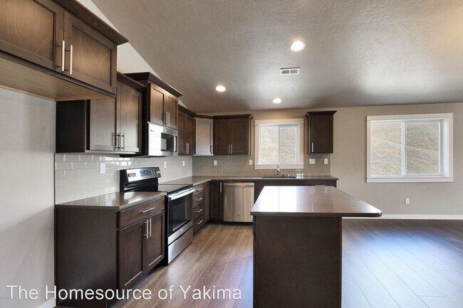 Foto del edificio - 3 br, 2 bath House - 2 S 12th St Loop