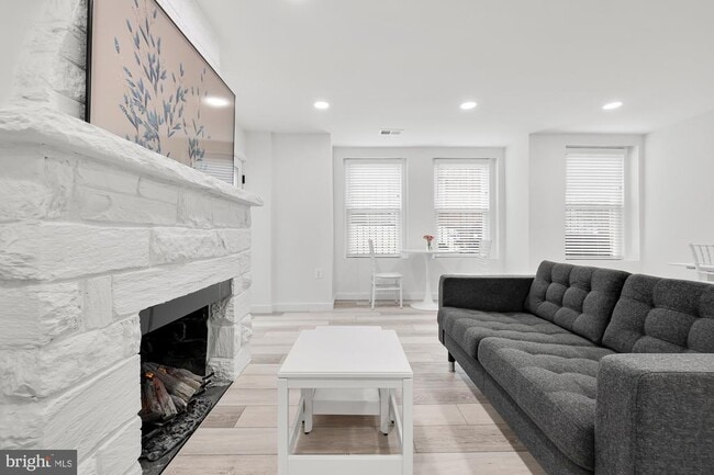 Building Photo - 1821 19th St NW