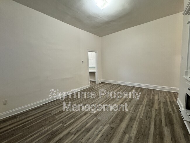 Foto del edificio - 103 E Washington St
