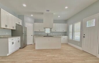 Building Photo - 5754 Reed Rd