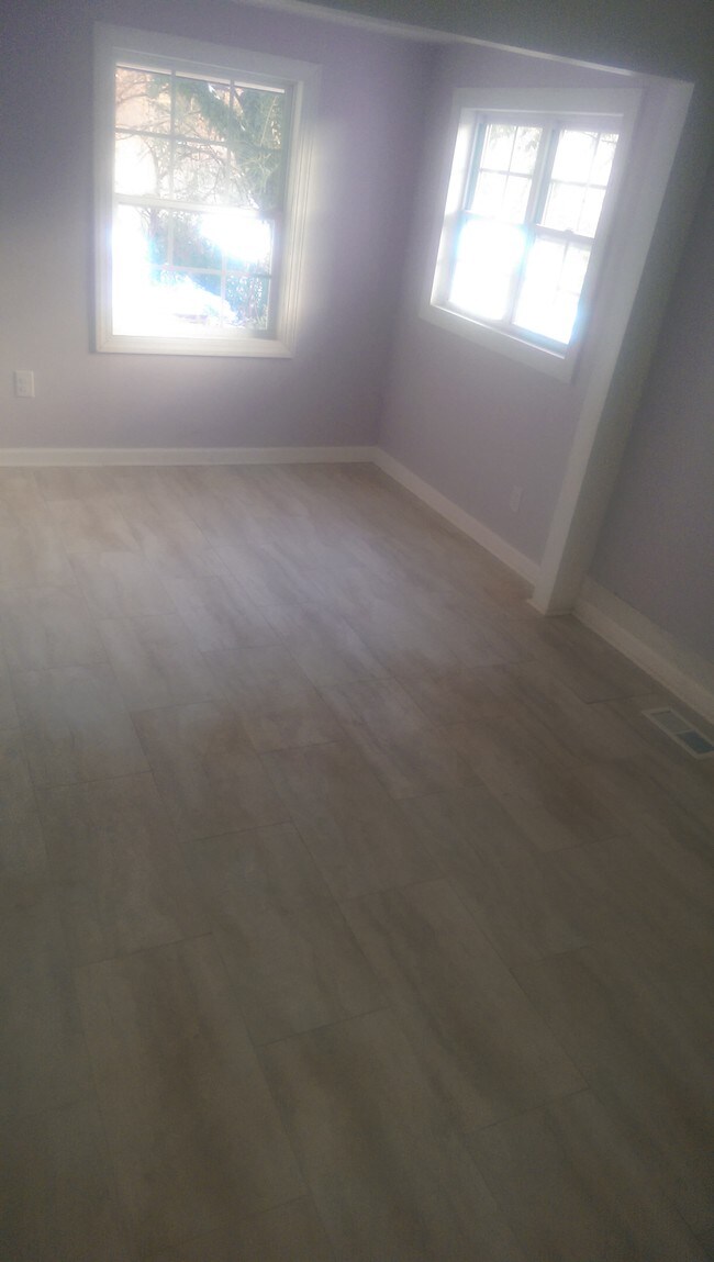 Building Photo - 57 Corban Ave SW