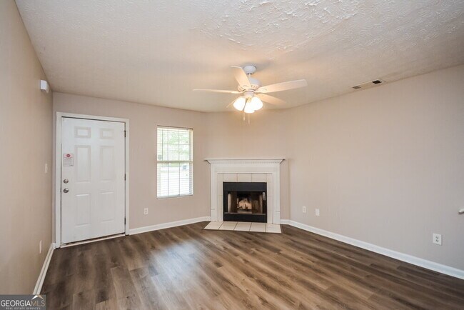 Foto del edificio - 745 Keys Ferry Rd