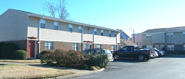 Building Photo - Canterbury Crossing