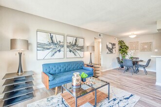 Building Photo - The Crossing