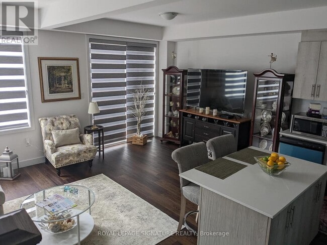 Building Photo - 166 Mt Albion Rd