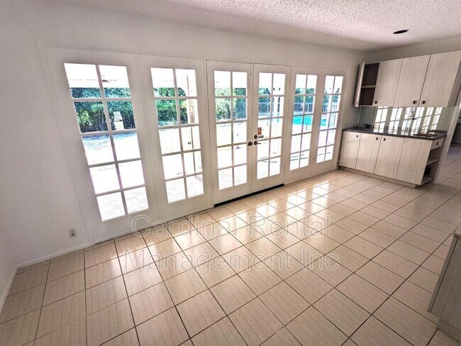 Foto del edificio - 2570 Wallingford Rd