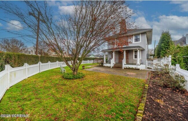 Building Photo - 146 Bath Ave