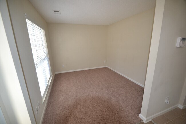 Foto del edificio - 3739 Summit Trce