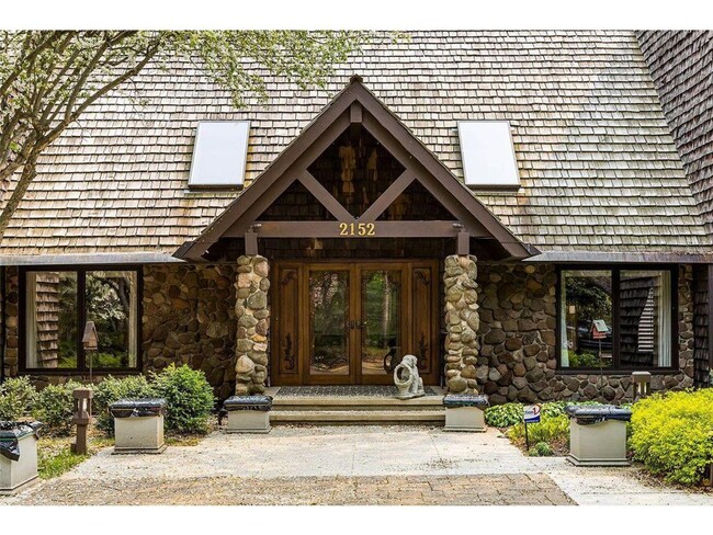 Building Photo - 2152 Charlton Rd