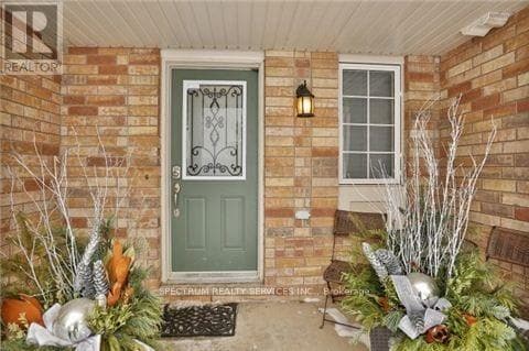 Building Photo - 2584 Valleyridge Dr