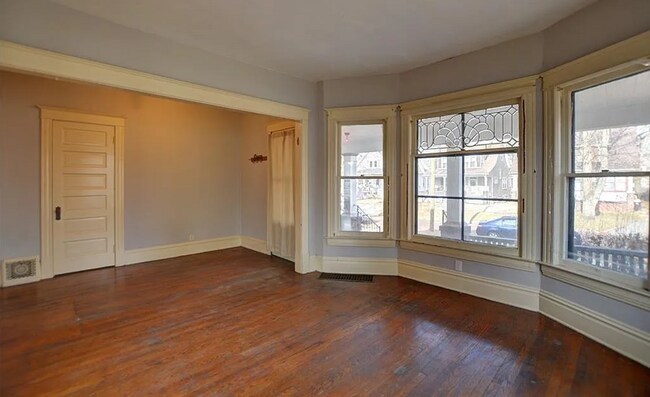 Building Photo - 1441 W Macon St