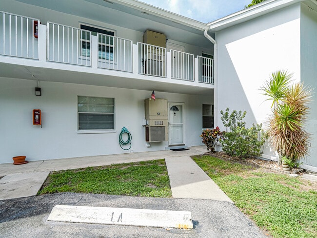 Building Photo - 600 Royal Palm Blvd