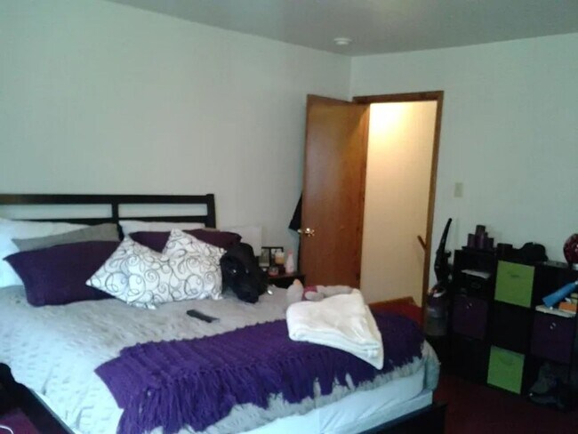 Foto del edificio - Spacious 3-Bedroom, 1.5-Bath Home