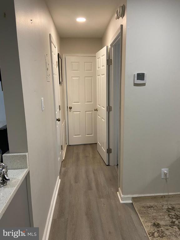 Foto del edificio - 5900 Surrey Hill Pl