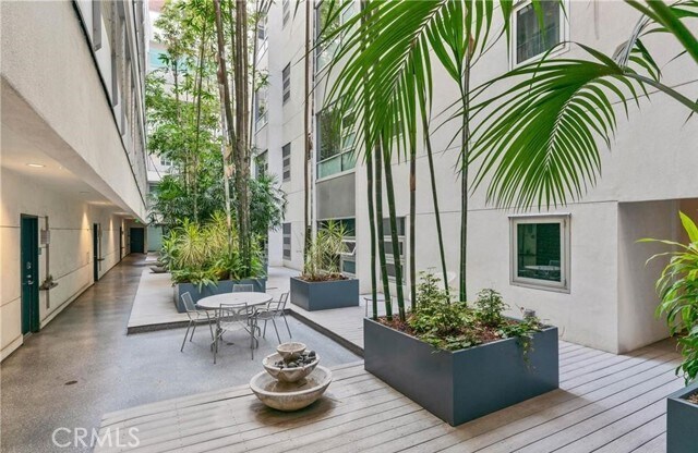 Foto del edificio - 630 W 6th St