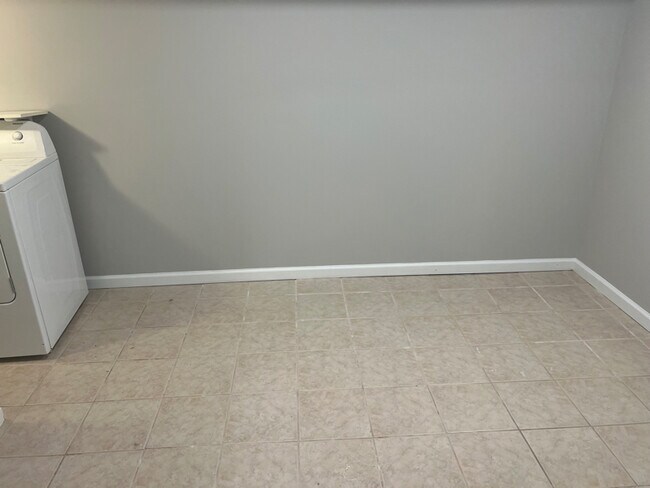 Foto del edificio - 15139 Beverly Dr