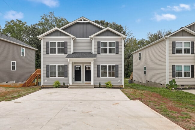 Building Photo - 255 Vanderbilt Rd