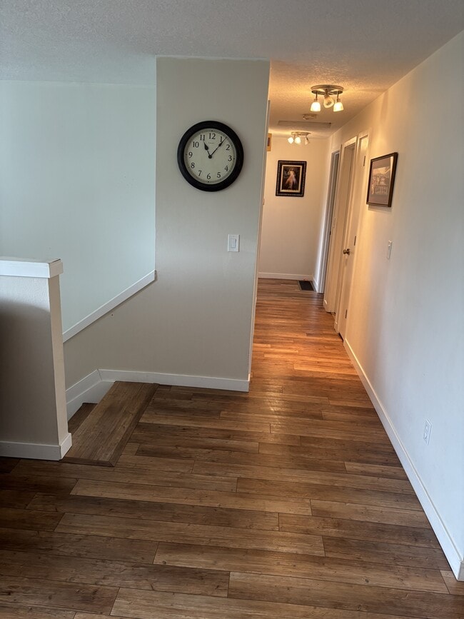 Building Photo - 7706 SE 104th Ave