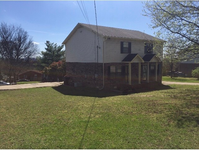 Building Photo - 3101 Conviser Dr