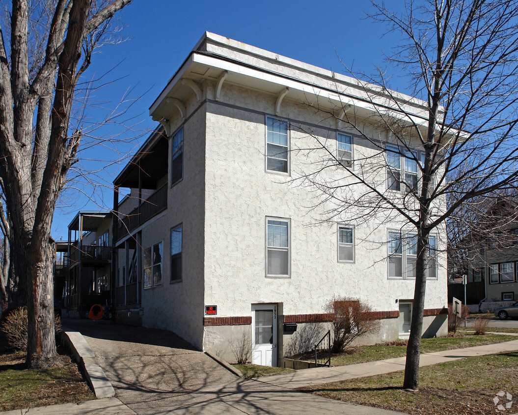 Building Photo - 87 Prior Ave North