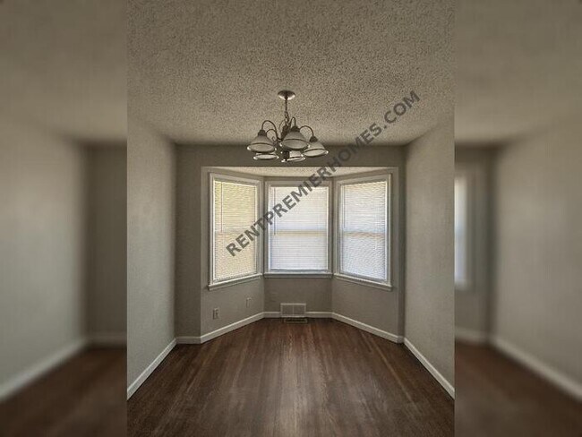 Building Photo - 4819 East 37th St. Tulsa, OK 74135