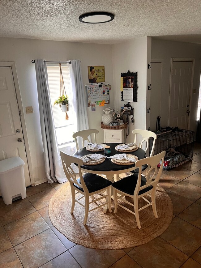 Building Photo - 4332 Rue de Belle Maison