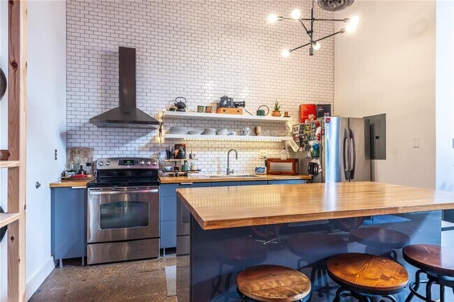 Building Photo - 659 Auburn Ave NE