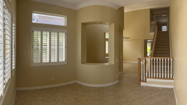 Building Photo - 2650 W Canyon Ave