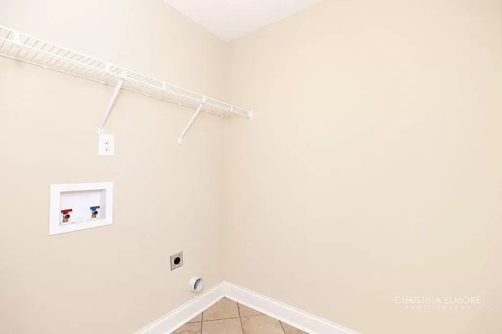 Laundry - 113 Highland Point Dr