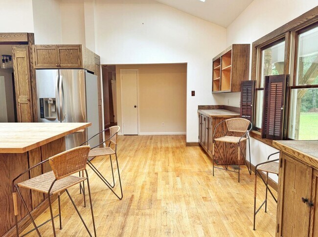Foto del edificio - Modern Farmhouse  on 6 Private Acres in Ch...