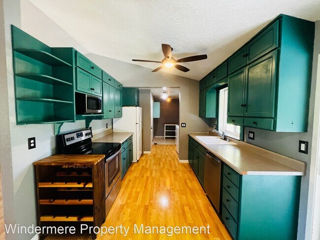Building Photo - 3 br, 2 bath House - 5298 Erlands Point Rd NW