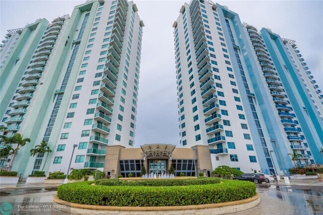 Building Photo - 2641 N Flamingo Rd