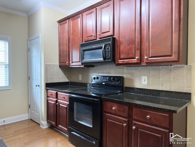Building Photo - 34 N Oaks Cir