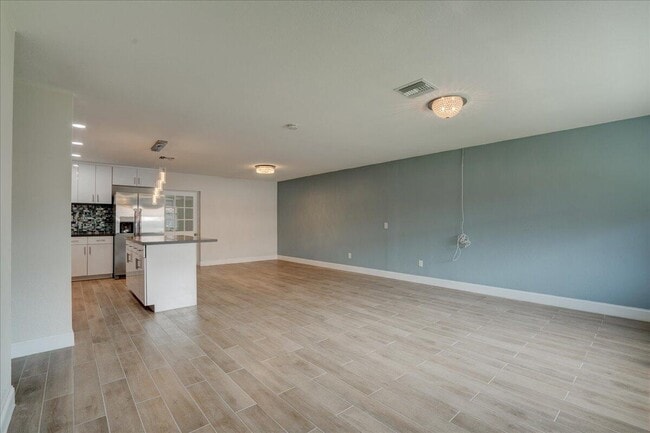 Building Photo - 4116 Plumosa St