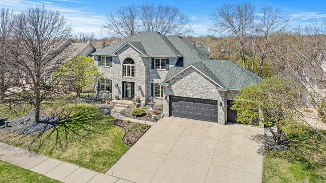 Building Photo - Luxury 4-Bed Retreat with In-Ground Pool &...