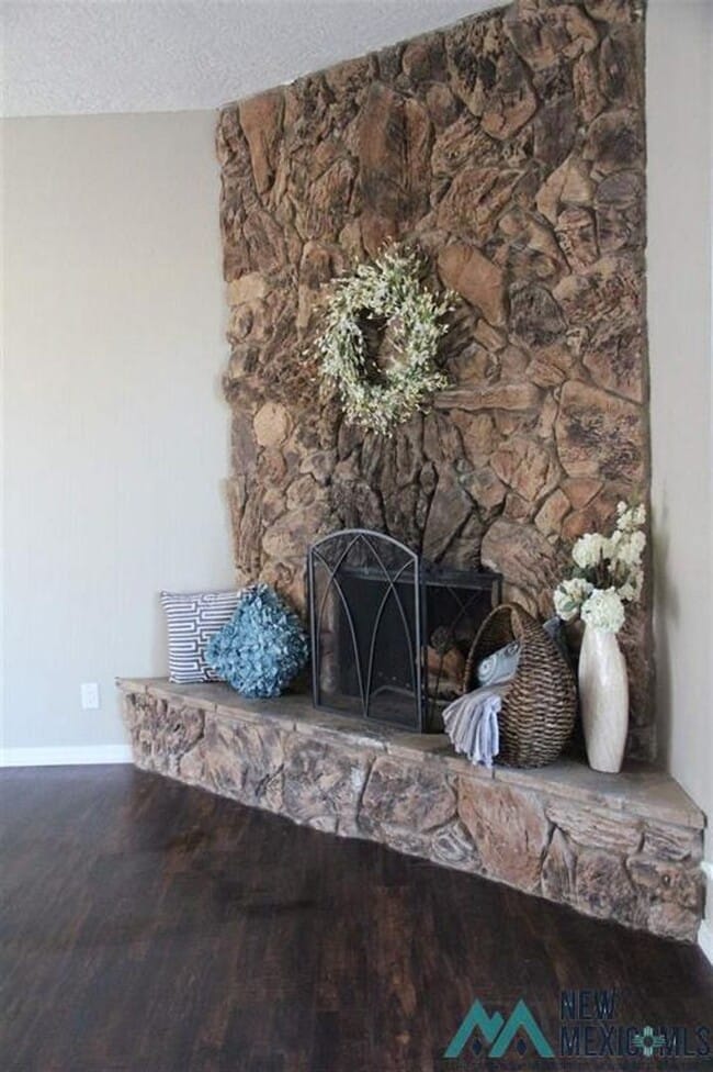 Building Photo - Beautiful 3 bedroom, 2 bath home for rent
