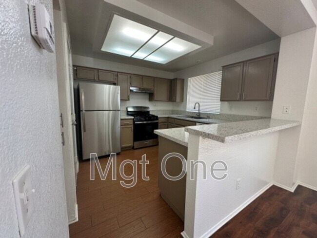 Foto del edificio - 1240 Lilac Ridge Dr