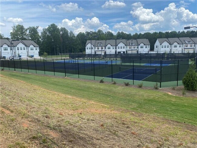 Foto del edificio - 465 Auburn Crossing Dr