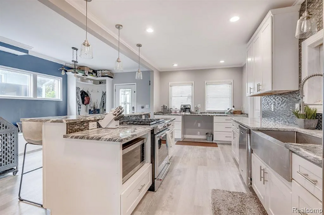 Building Photo - 1430 Rossdale Dr