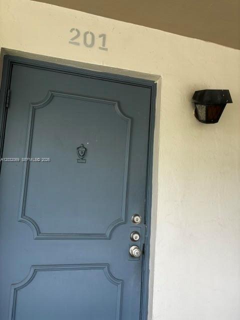 Building Photo - 7831 N Colony Cir