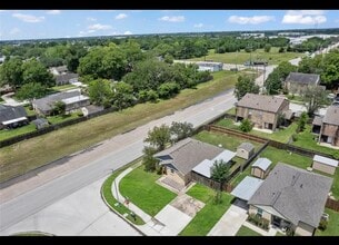 Building Photo - 4640 Orange Cir S