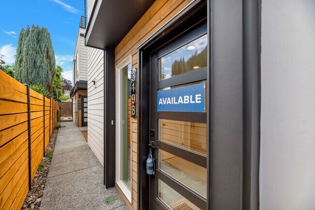 Foto del edificio - Popular Greenwood/ Ballard area