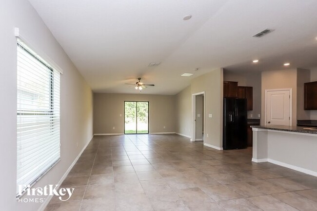 Building Photo - 9643 Sage Creek Dr