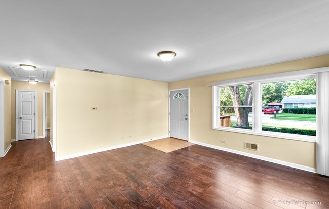 Building Photo - 439 W Windsor Ave